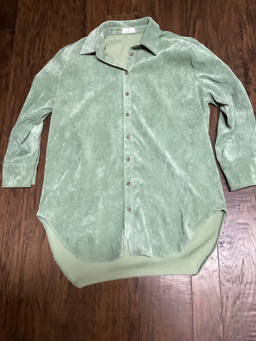 Casual Button-Down Shirt in Sage Green - Picture 2 of 4